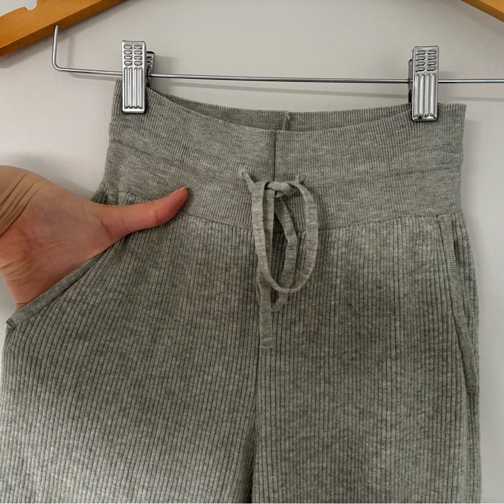 TWO Uniqlo WASHABLE KNIT RIBBED PANTS in Cream and Light Sage - Picture 6 of 13